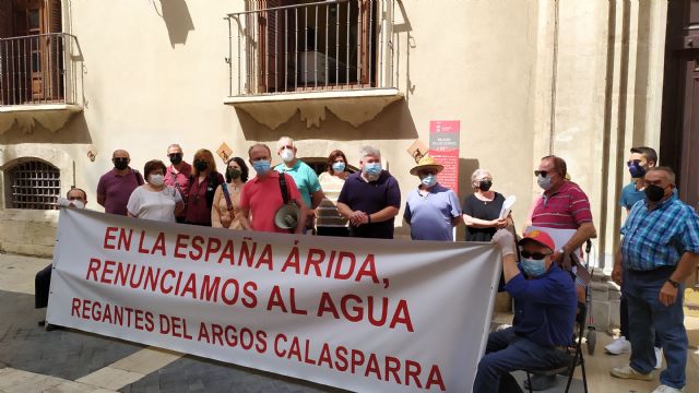 Alonso Torrente (Concejal del Grupo Municipal Calasparra Viva del ayuntamiento de Calasparra y demás regantes firmantes de la carta dirigida a la Ministra del MITECO)