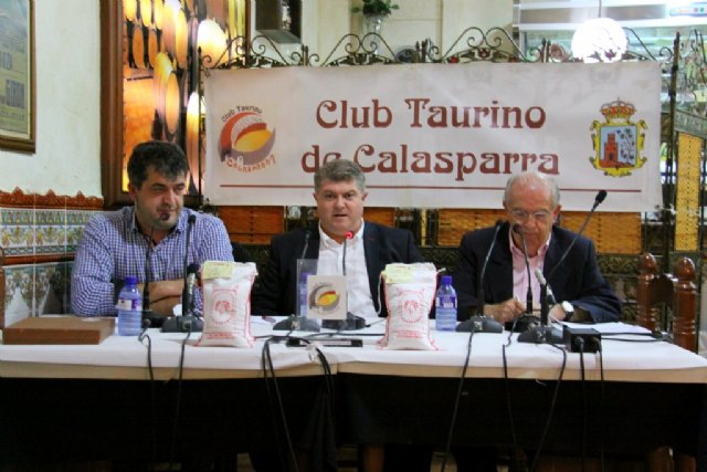 En la noche de ayer, el Club Taurino de Calasparra arrancaba las tertulias “primer martes de cada mes” por cuarto año consecutivo