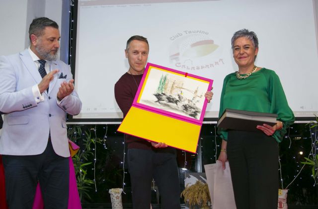 Calasparra entrega el Trofeo Espiga de Oro de la pasada Feria Taurina del Arroz