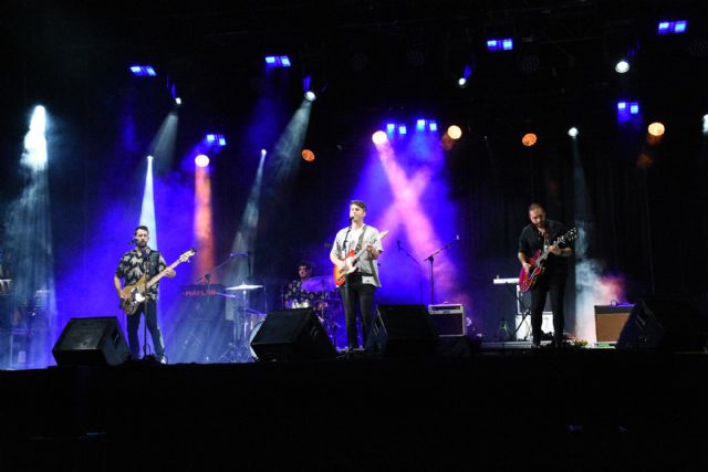 MARLON y ATIENTAS animan la noche Calasparreña con el mejor pop del momento