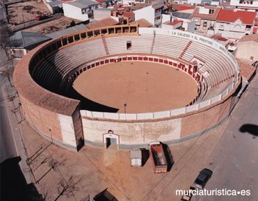 El Ayuntamiento de Calasparra da el paso definitivo hacia la reforma integral de la Plaza de Toros 'La Caverina'