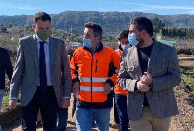 Se acondicionan dos caminos rurales en Calasparra