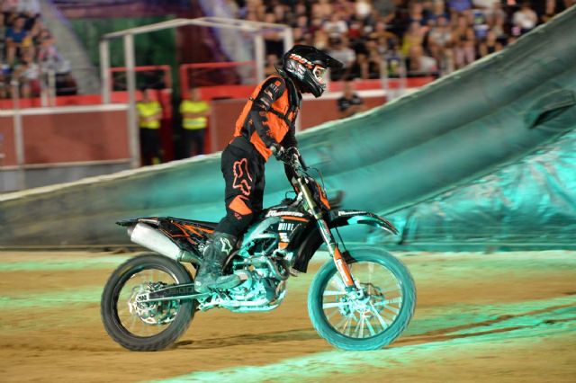 Calasparra vibra con los saltos más espectaculares de Freestyle Motocross