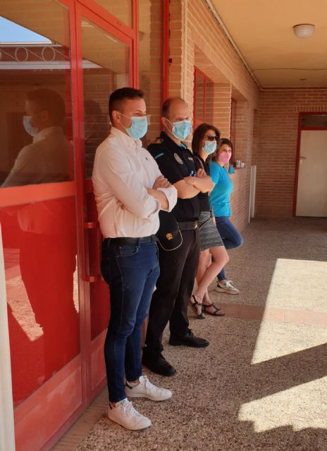 'Vuker' visita a los niños y niñas de la Escuela de Verano 'CALASCOLE'