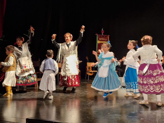 Calasparra sigue apostando por sus tradiciones y celebra el I Encuentro de Folclore Infantil “Villa de Calasparra”