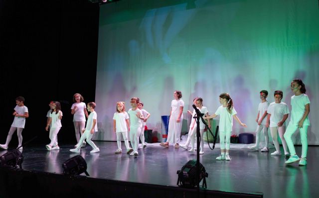 El Taller Municipal de Comediantes Infantil estrena 'TODO SE MUEVE, TODO SE SIENTE'