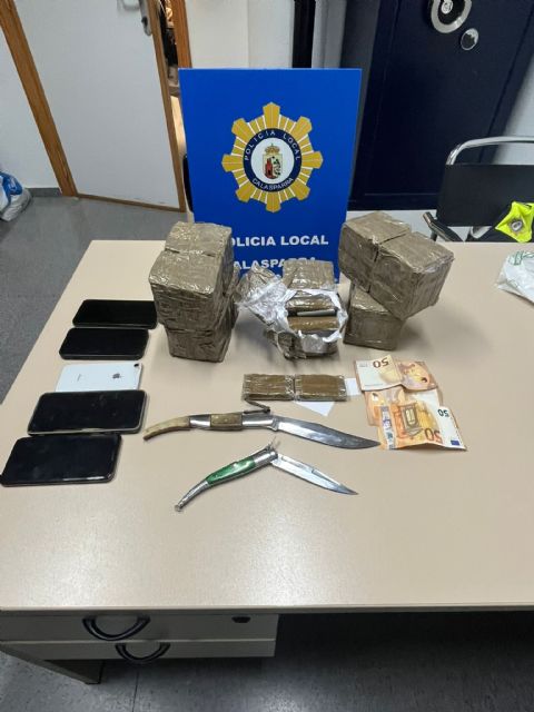 La Policía Local de Calasparra asesta el mayor golpe al hachís en el Noroeste