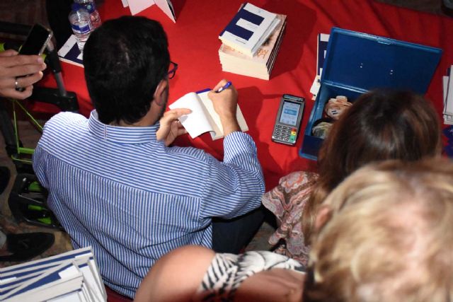 El autor Calasparreño, Fulgencio Caballero, presenta su nueva obra de relatos cortos 'Obsesiones'
