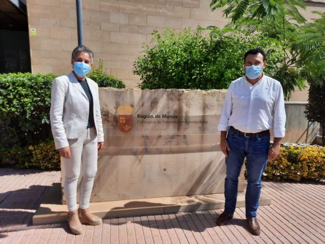 La alcaldesa de Calasparra y el alcalde de Cehegín se reúnen con el Director General de Carreteras por el tránsito del autobús escolar en la pedanía de Valentín