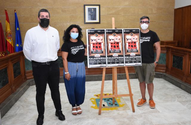 Presentación en el Ayuntamiento de Calasparra del cabaret 'SPANISH BIZARRO'