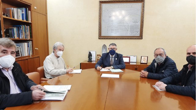 Urrea ha mantenido una reunión de trabajo con la Comunidad de Regantes del Embalse del Argos