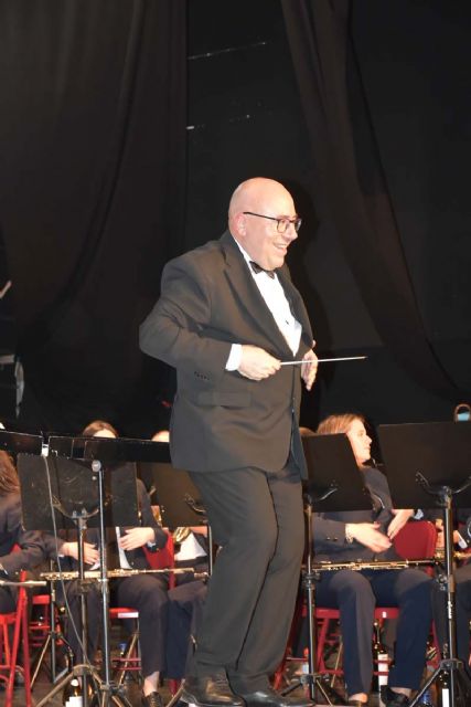 El compositor Ferrer Ferran y la Asociación Banda de Música de Calasparra nos hacen soñar con su música
