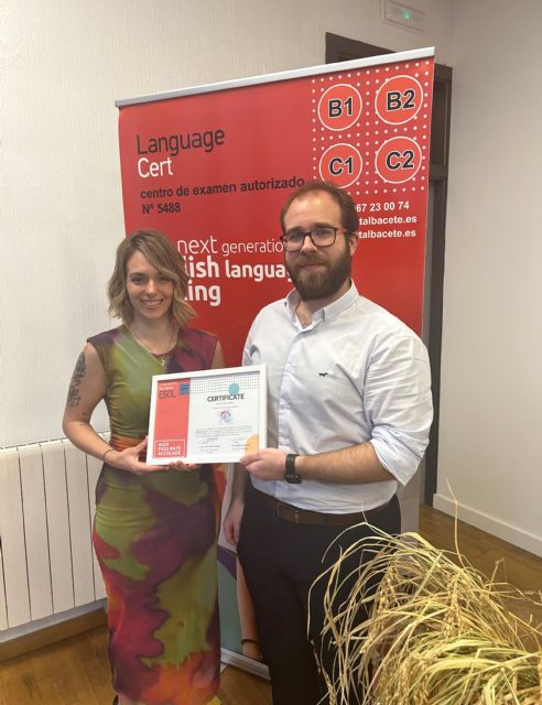 22 candidatos de Calasparra reciben sus títulos oficiales de inglés de LanguageCert