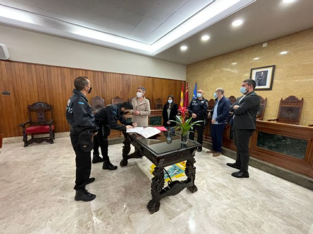 La Policía Local de Calasparra aumenta su plantilla con dos nuevos agentes que han tomado posesión esta mañana