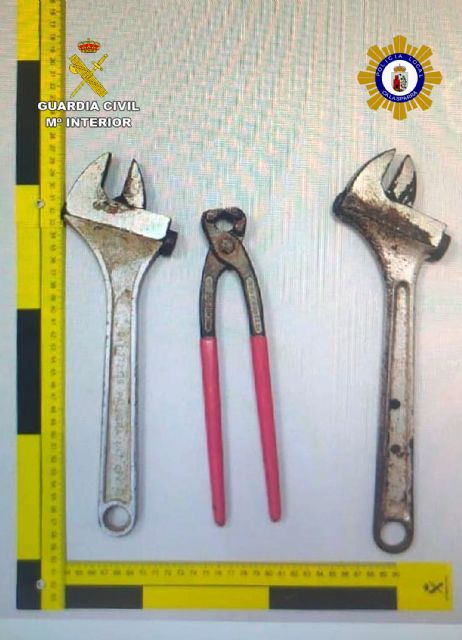 La Guardia Civil detiene al presunto autor de una quincena de robos en casas de campo y fincas de Calasparra