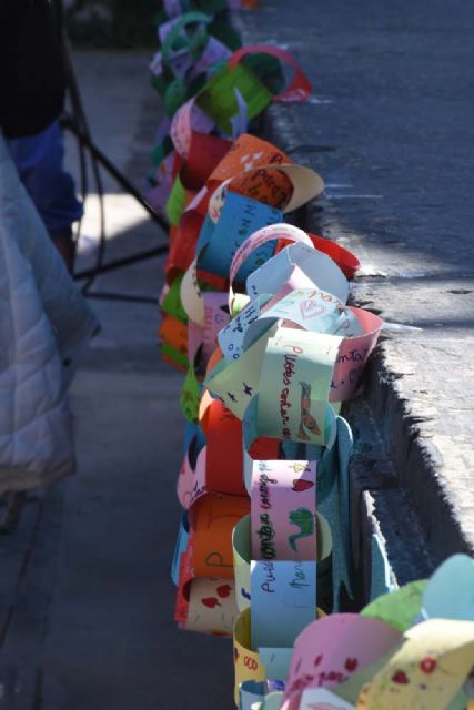 Los escolares de Calasparra se concentran con motivo del Día de la No Violencia y la Paz