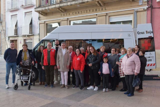 Cruz Roja pone en marcha un servicio de transporte adaptado dentro del programa 'Enrédate' que cuenta con la colaboración del Ayuntamiento de Calasparra