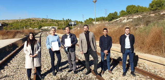 El Ayuntamiento y ADIF firman el contrato de arrendamiento de las estructuras ferroviarias del municipio de Calasparra