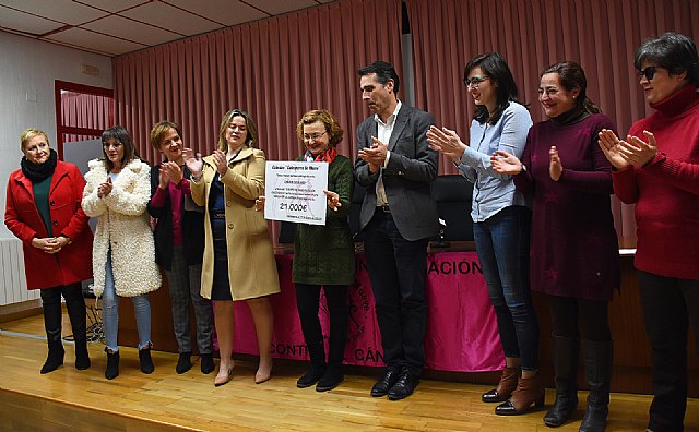 El colectivo Calasparra se Mueve hace entrega 21.000€ a la investigación contra el cáncer